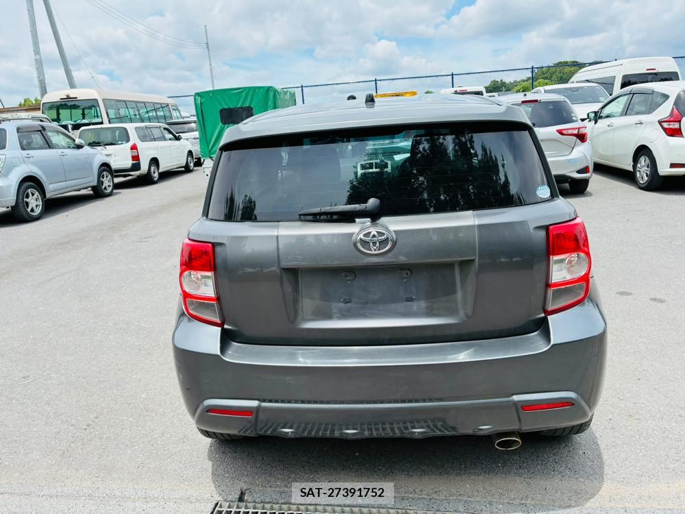 Toyota IST 2011-05 7105240-3
