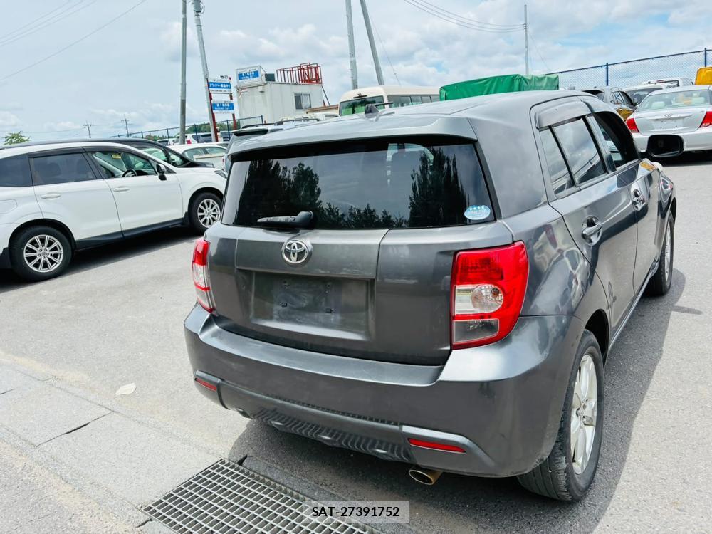 Toyota IST 2011-05 7105240-4