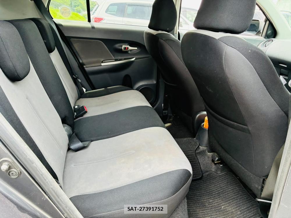 Toyota IST 2011-05 7105240-8
