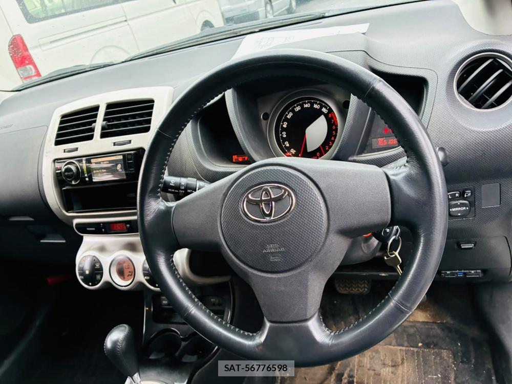 Toyota IST 2008-02 7365517-14