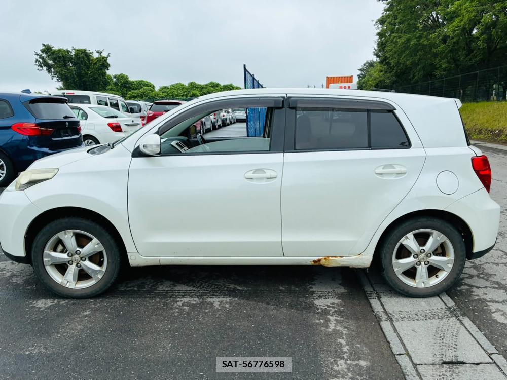 Toyota IST 2008-02 7365517-1