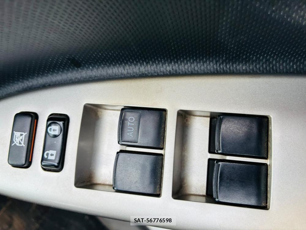 Toyota IST 2008-02 7365517-21