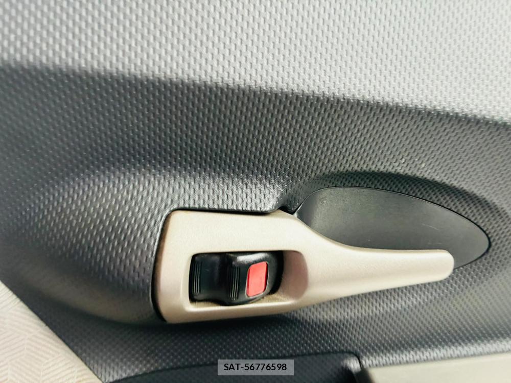 Toyota IST 2008-02 7365517-22