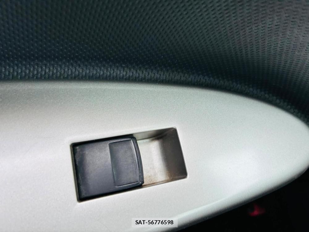 Toyota IST 2008-02 7365517-23
