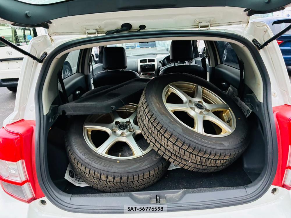 Toyota IST 2008-02 7365517-25