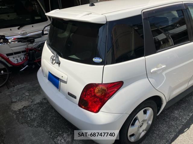 Toyota IST 2003-10 7876986-2
