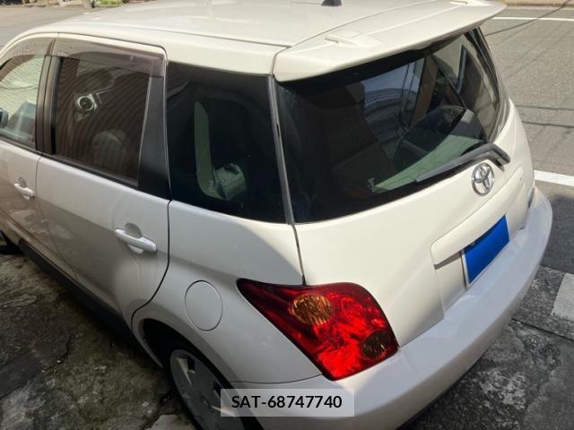 Toyota IST 2003-10 7876986-3