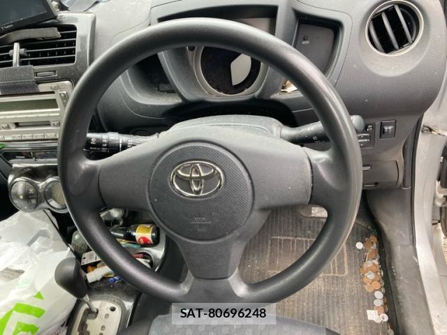 Toyota IST 2007-10 7876989-12