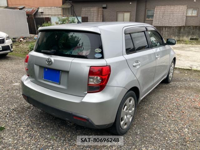 Toyota IST 2007-10 7876989-2