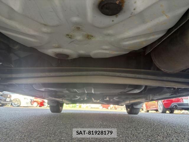 Toyota IST 2002-09 8207979-19