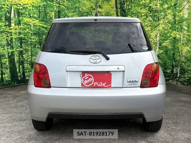 Toyota IST 2002-09 8207979-2