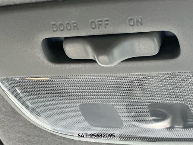 Toyota IST 2003-08 8230419-12