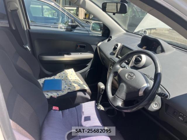 Toyota IST 2003-08 8230419-15