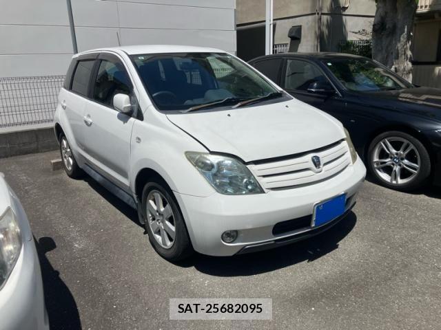 Toyota IST 2003-08 8230419-1