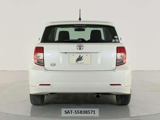 Toyota IST 2012-01 8245488-8