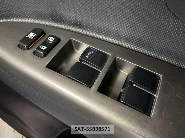Toyota IST 2012-01 8245488-17