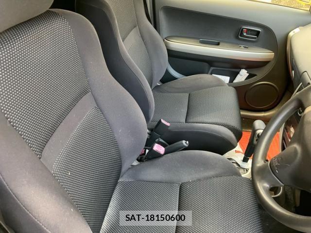 Toyota IST 2004-01 8366412-13
