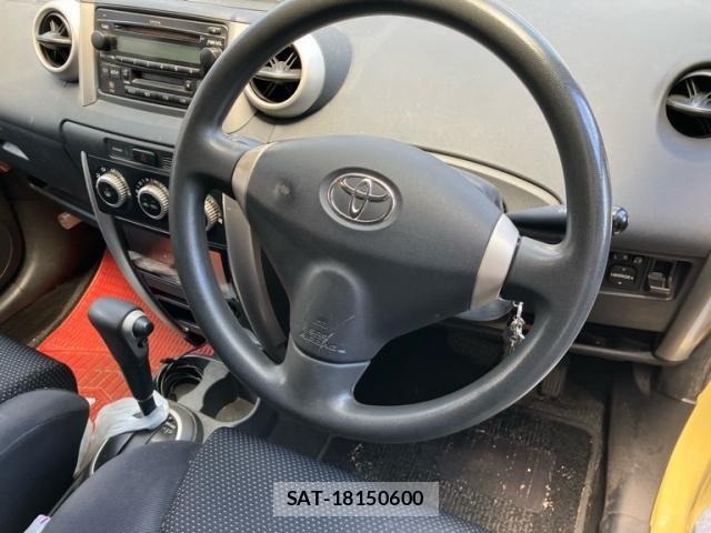 Toyota IST 2004-01 8366412-14