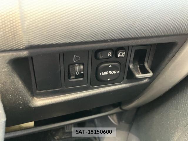 Toyota IST 2004-01 8366412-20