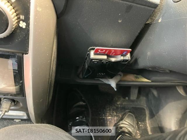 Toyota IST 2004-01 8366412-21