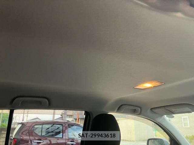 Toyota IST 2009-11 8659573-11