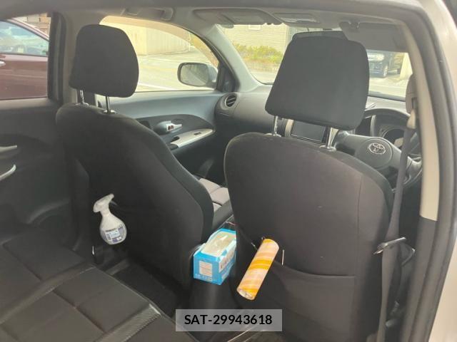Toyota IST 2009-11 8659573-12