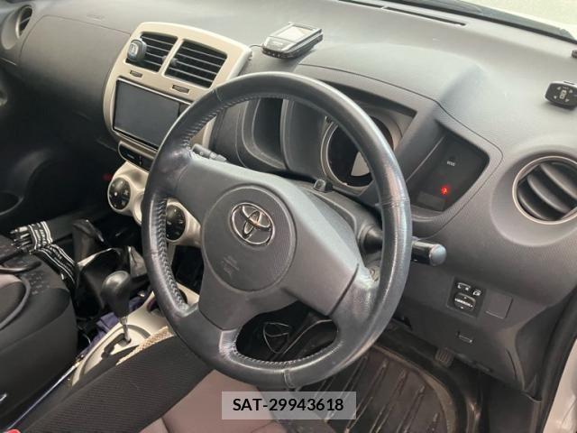 Toyota IST 2009-11 8659573-14