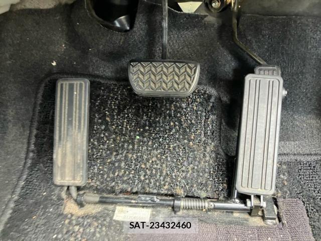 Toyota IST 2002-05 8880186-18