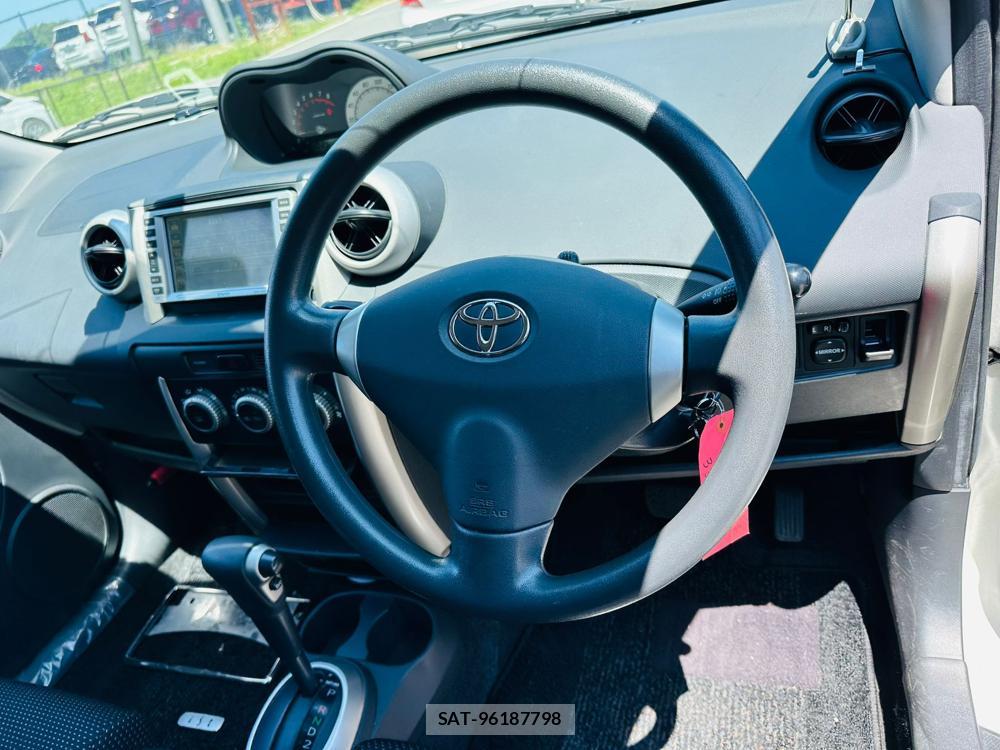 Toyota IST 2005-02 7349926-14