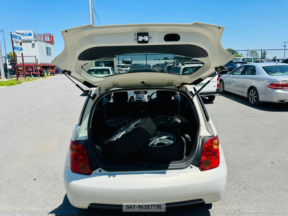 Toyota IST 2005-02 7349926-26