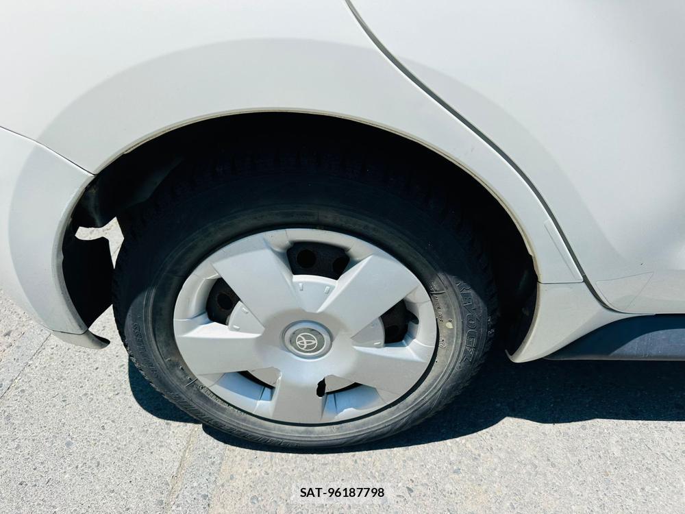 Toyota IST 2005-02 7349926-27