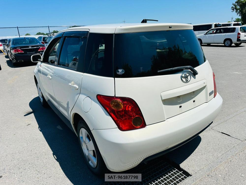 Toyota IST 2005-02 7349926-2