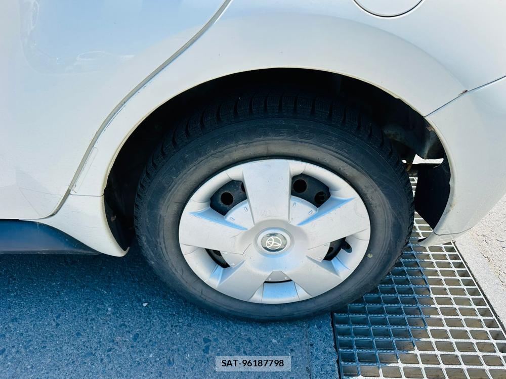 Toyota IST 2005-02 7349926-30