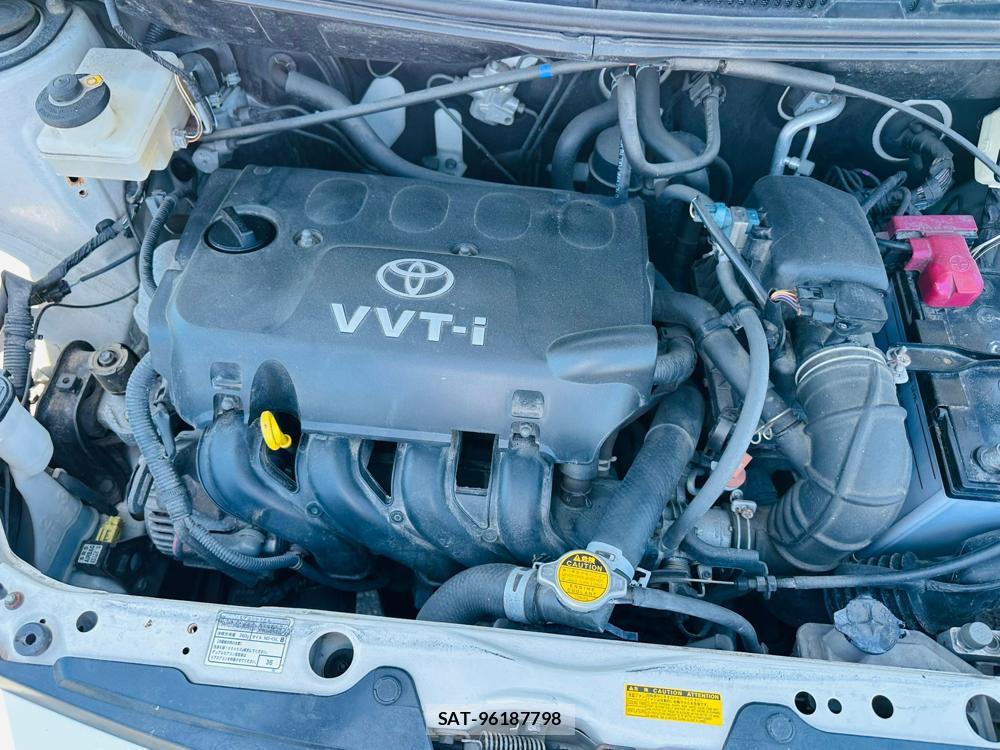 Toyota IST 2005-02 7349926-33