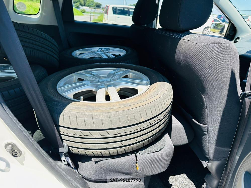 Toyota IST 2005-02 7349926-8