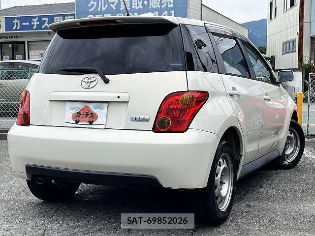 Toyota IST 2003-12 7617206-2