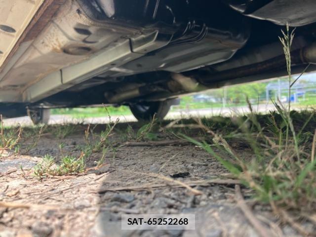 Toyota IST 2002-10 8627217-12