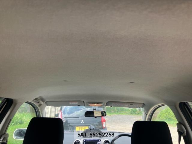 Toyota IST 2002-10 8627217-16