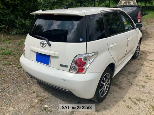 Toyota IST 2002-10 8627217-3