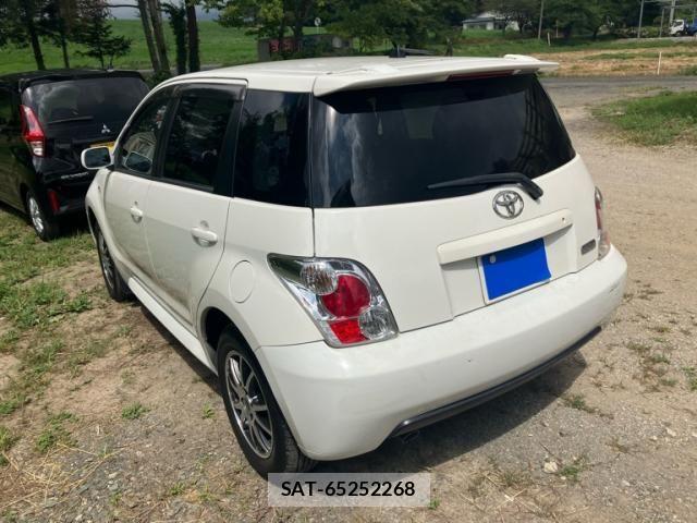 Toyota IST 2002-10 8627217-4