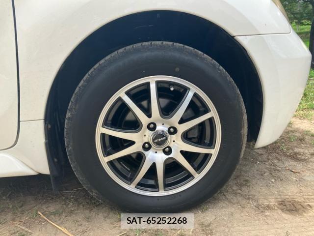 Toyota IST 2002-10 8627217-6