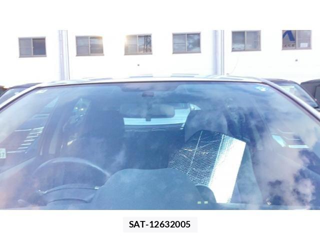 Toyota IST 2004-10 8829584-10