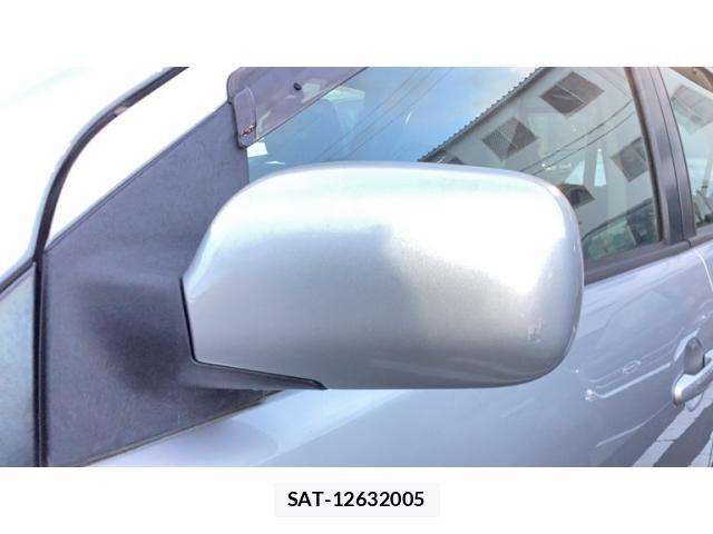Toyota IST 2004-10 8829584-11