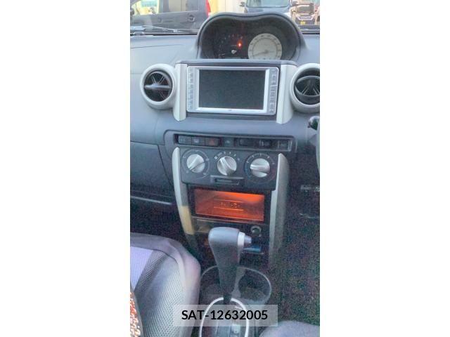 Toyota IST 2004-10 8829584-13