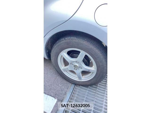 Toyota IST 2004-10 8829584-2