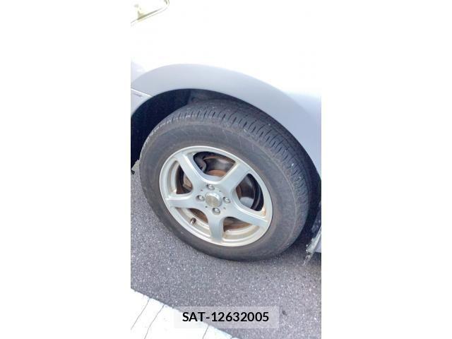 Toyota IST 2004-10 8829584-3