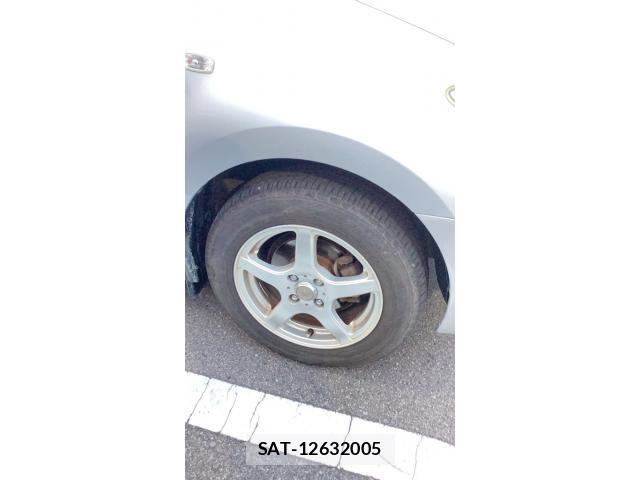 Toyota IST 2004-10 8829584-4