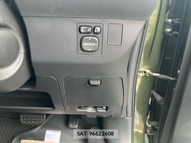 Toyota IST 2012-01 8880188-19