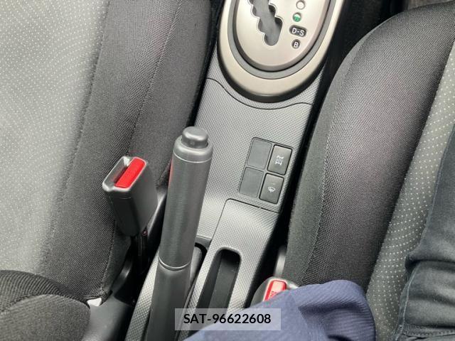 Toyota IST 2012-01 8880188-22