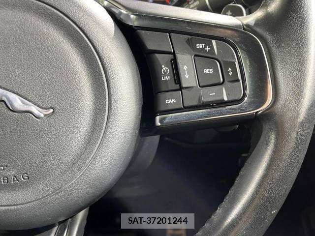 Jaguar E-PACE 2018-05 517697-9